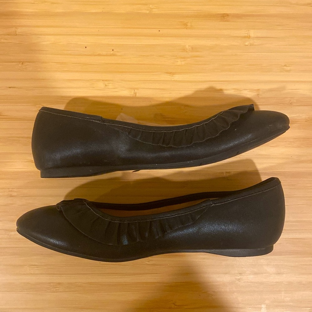 Harper Canyon Kids Black Ruffle Shoes